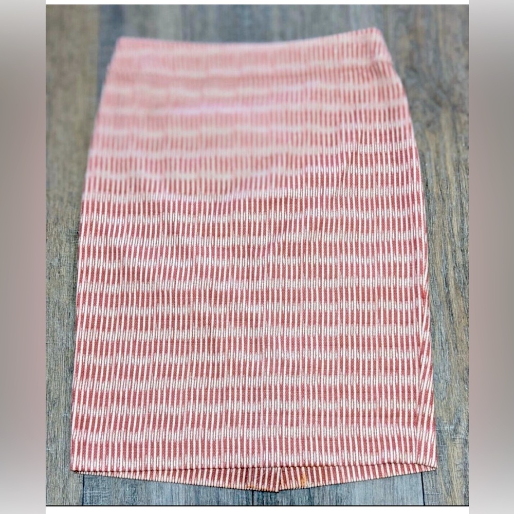 Loft Mid Rise Pencil Skirt with Coral Pink & Cream Stripe Pattern Size 2
